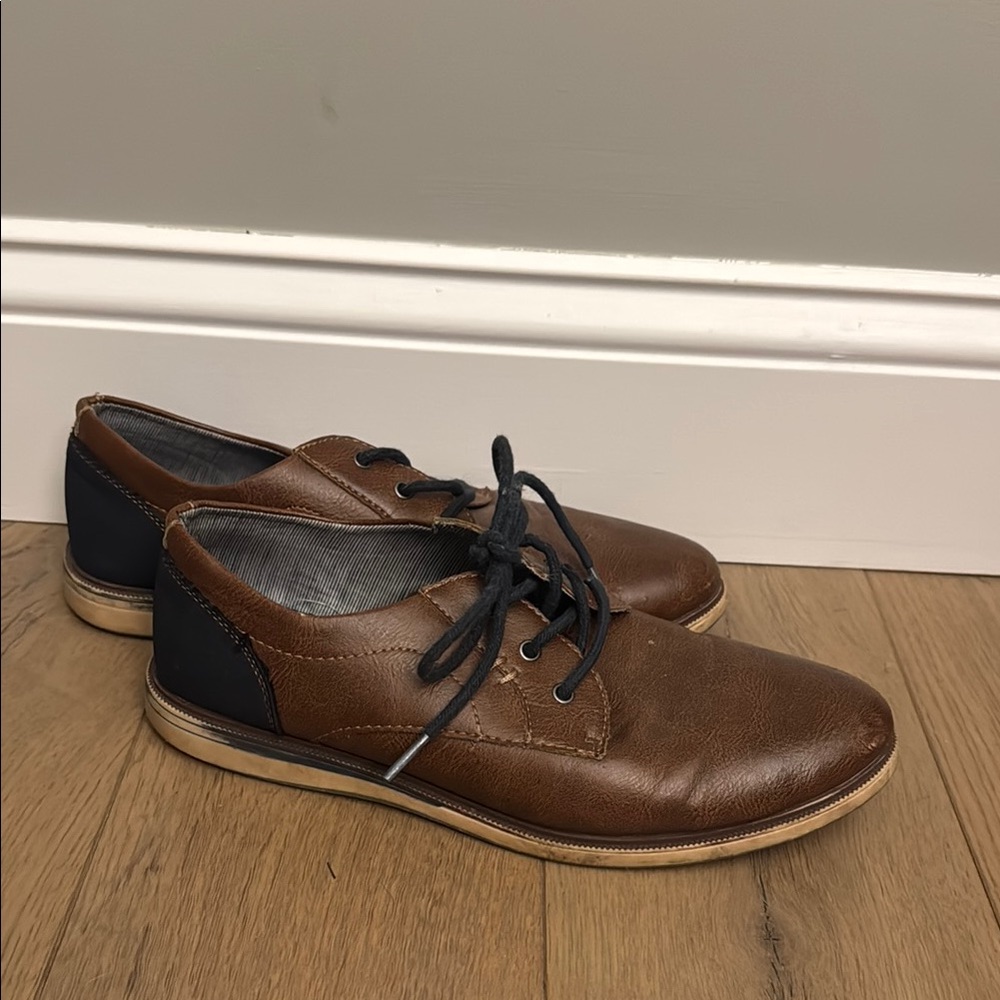 Brown Leather-like Oxfords with navy blue accent